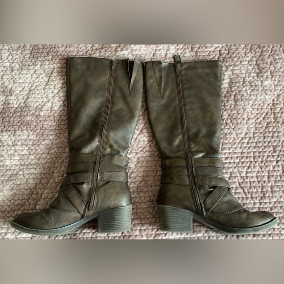 Tall Brown Boots - Picture 2 of 4